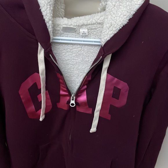 MAROON FLEECEY ZIP UP HOODIE - GAP, SIZE SMALL - Picture 2 of 5